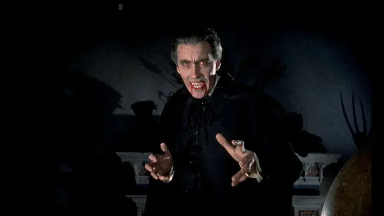 Christopher Lee dans Le Cauchemar de Dracula, produit par la Hammer (1958)