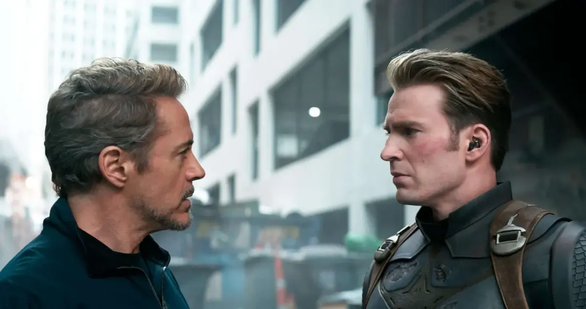 Image - Jon Favreau, réalisateur des premiers