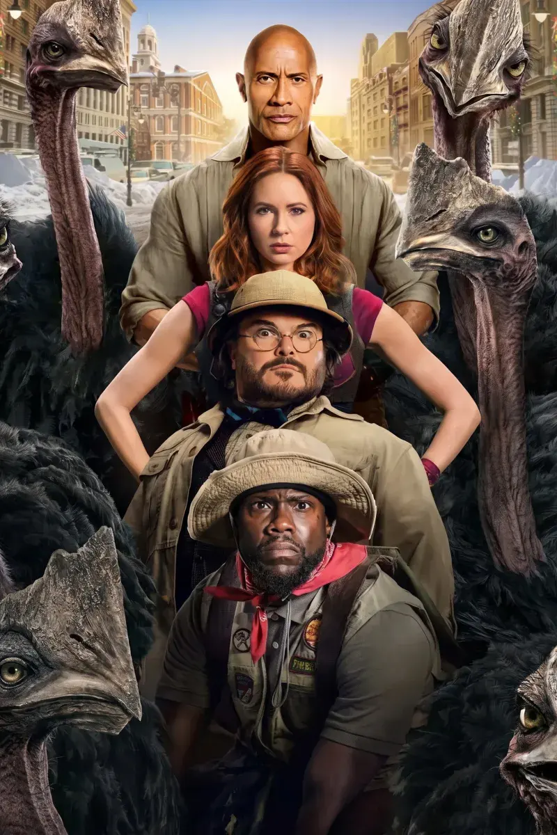 Dwayne Johnson, Karen Gillan, Jack Black et Kevin Hart empilés au milieu d'oiseaux géants dans une rue enneigée, version sans texte de l'affiche de Jumanji : Bienvenue dans notre monde