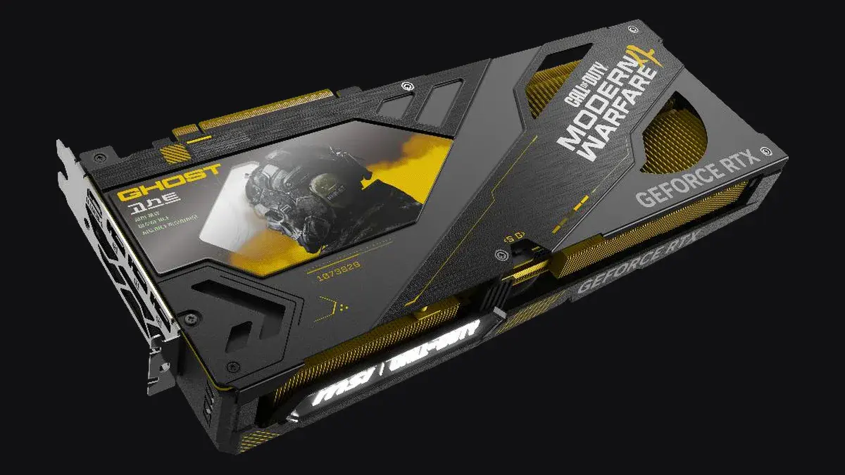 La backplate de la MSI GeForce RTX 5080 COD MW4 Edition OC, avec Ghost derrière une fenêtre transparente et le logo de Modern Warfare 4