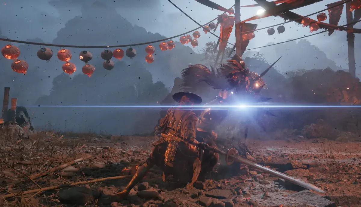 Phantom Blade Zero : Soul pare dans un éclair de lumière bleue l'attaque d'un boss à plumes, sous des lanternes rouges suspendues