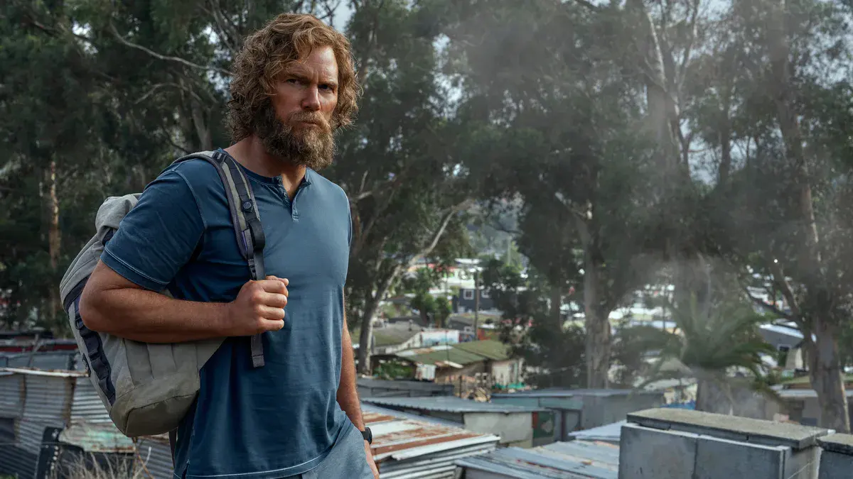 The Terminal List saison 2 : Chris Pratt, barbu et sac au dos, en James Reece