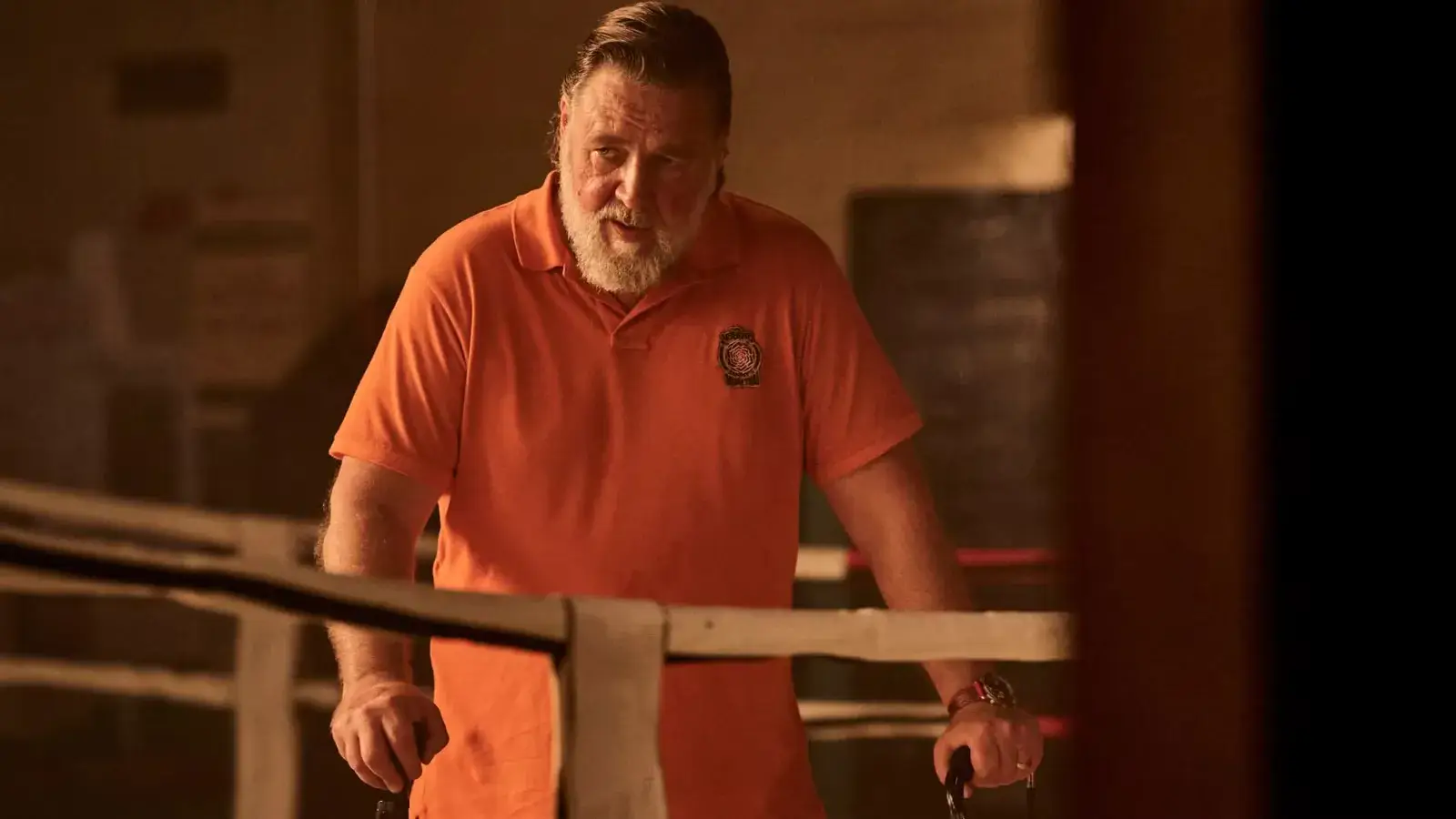 Beast : Russell Crowe enfile les gants de coach MMA dans la bande-annonce du film Lionsgate
