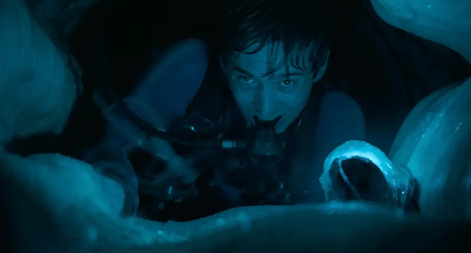 Englouti : Bande-annonce finale pour le survival anxiogène avec Austin Abrams