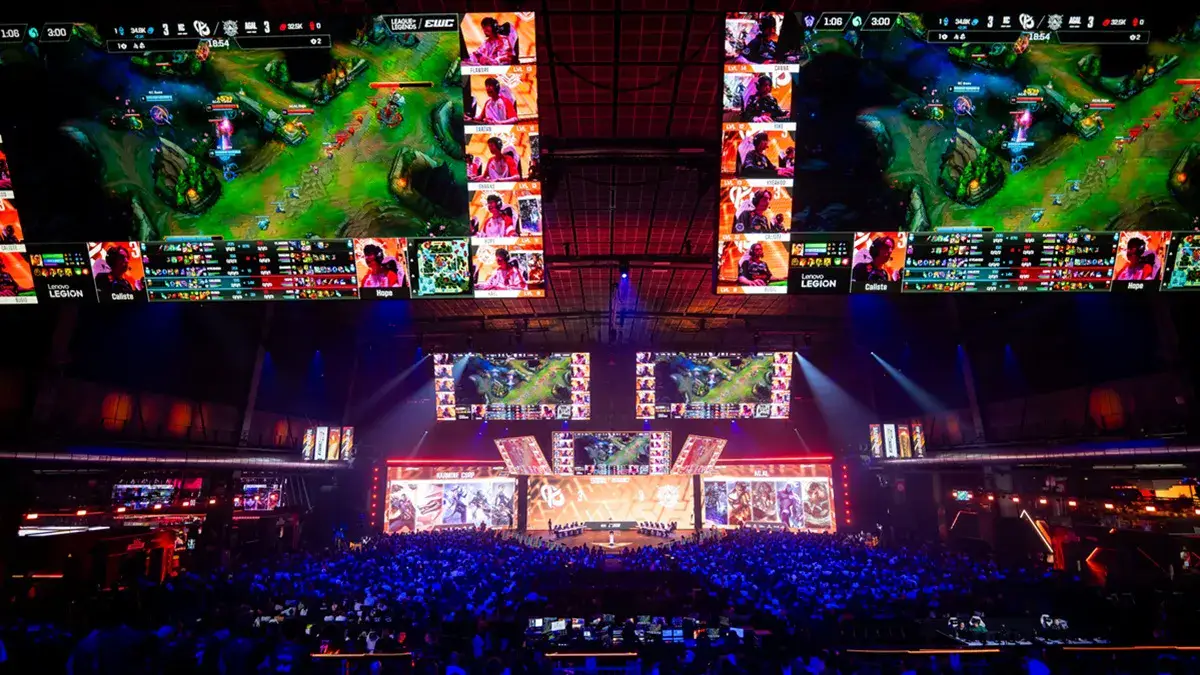 EWC 2026 LoL: la Karmine Corp renverse T1 et défie Dplus KIA en finale à Paris