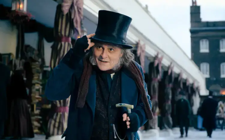 Johnny Depp crée la surprise à la Comic-Con en Ebenezer Scrooge