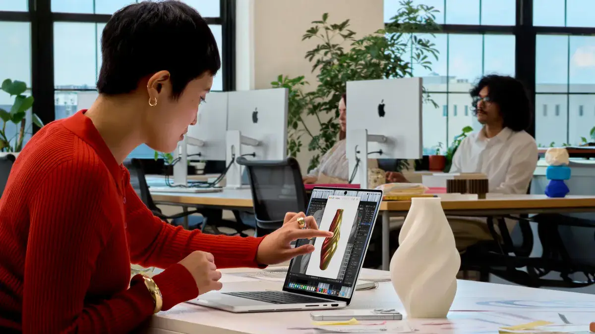 MacBook Pro tactile : Apple dévoile un écran OLED et la Dynamic Island sur Mac, dès 3 299 €