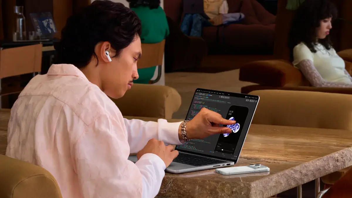 MacBook Pro tactile : le logo Apple lumineux fait son retour, dix ans après