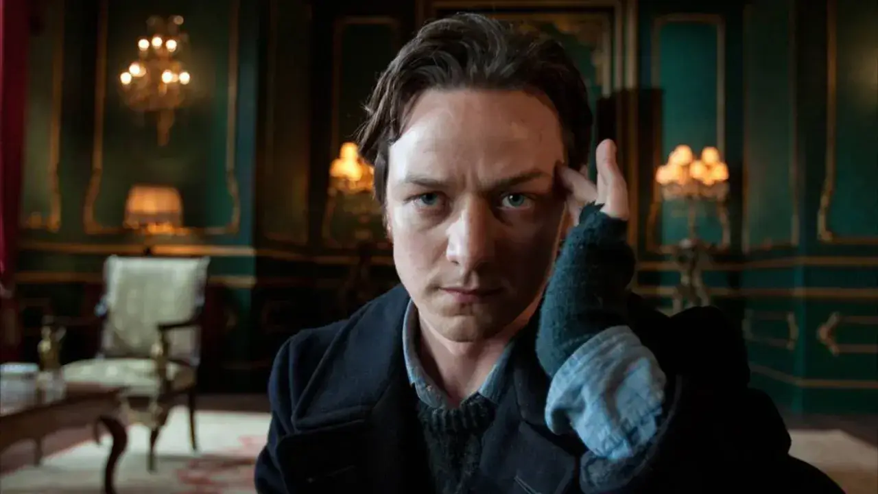 X-Men : James McAvoy conseille Christopher Abbott pour jouer Charles Xavier