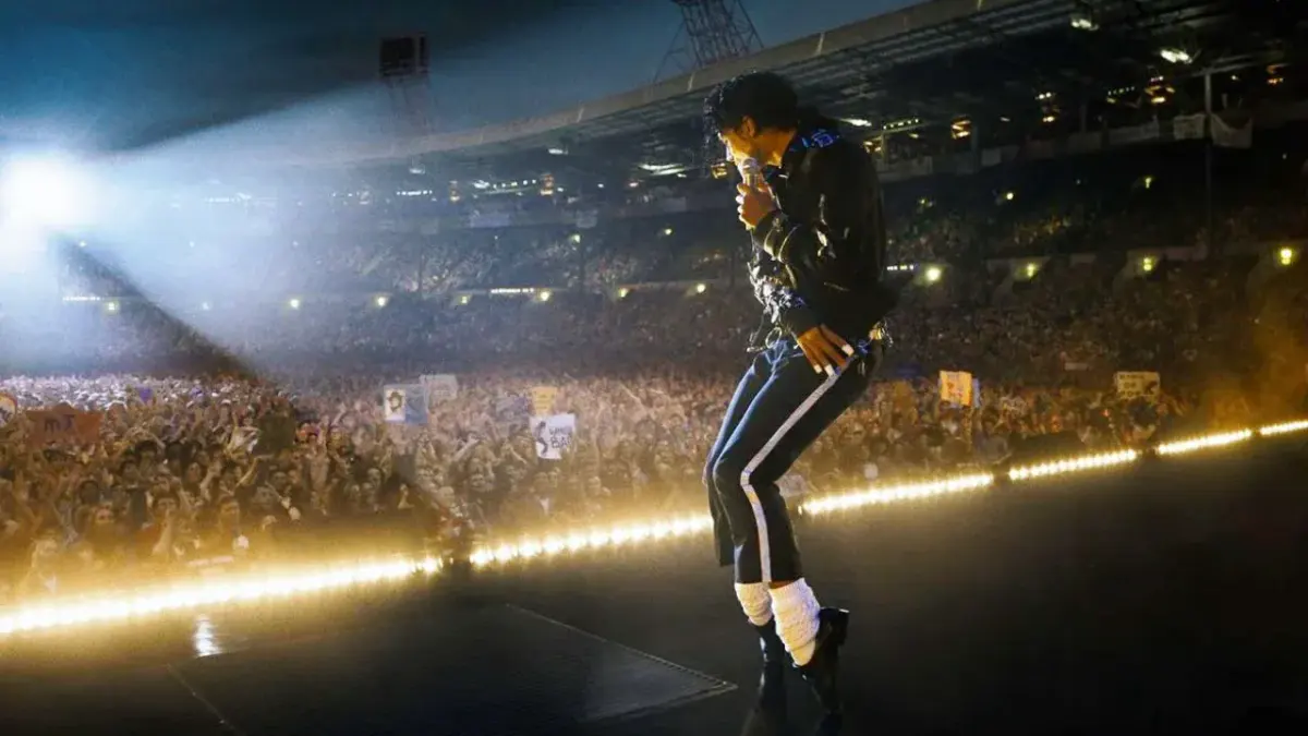 Image - Michael critique biopic tire flanc