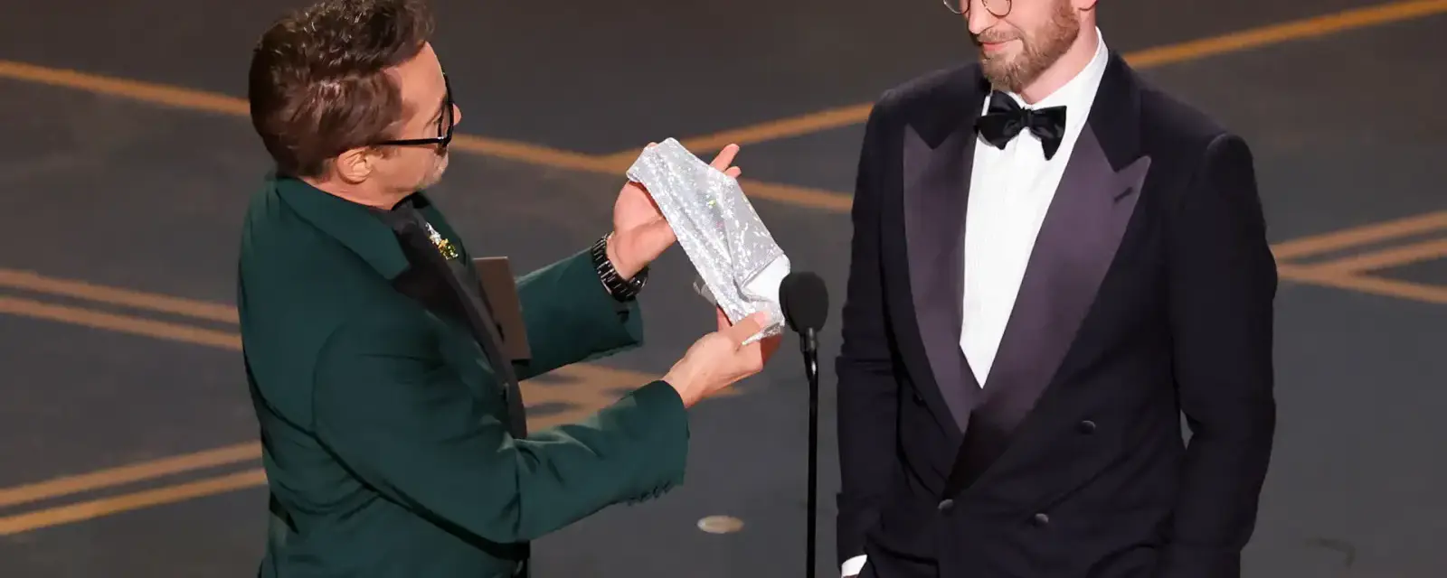 Oscars 2026 : Le show de Robert Downey Jr. et Chris Evans pour teaser Avengers 5