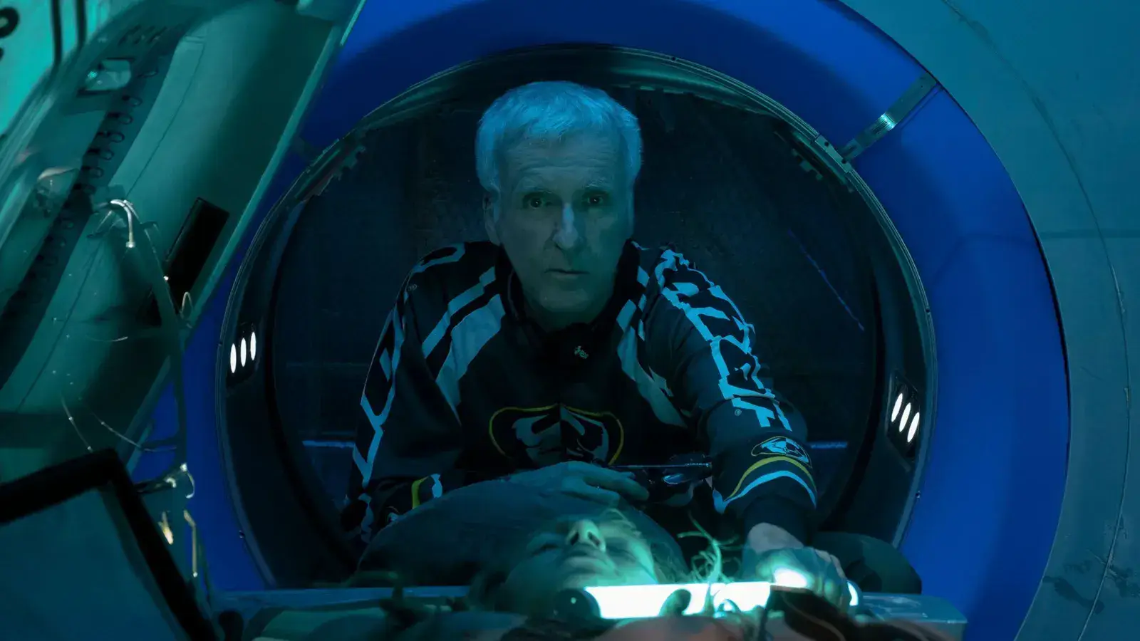 Rachat de la Warner par Netflix : James Cameron est contre à 100%