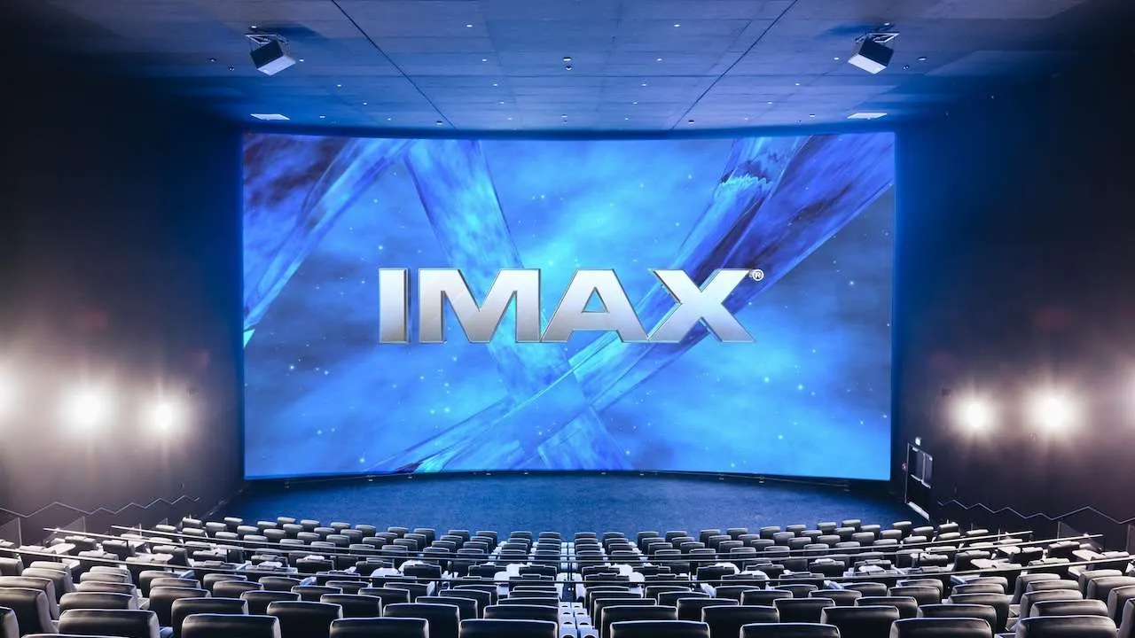 Image - Infinity vision patronne imax denonce