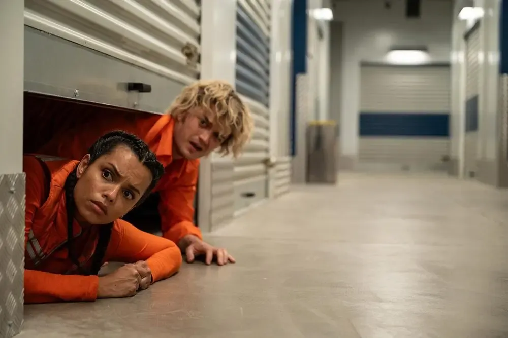 Image - Liam Neeson Joe Keery face