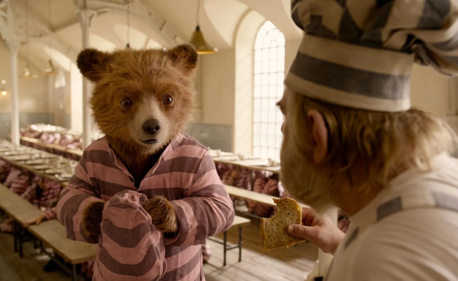 Image - Paddington L'ourson chapeau rouge prépare