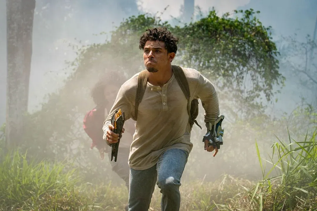 Image - Transformers Anthony Ramos pousse pour